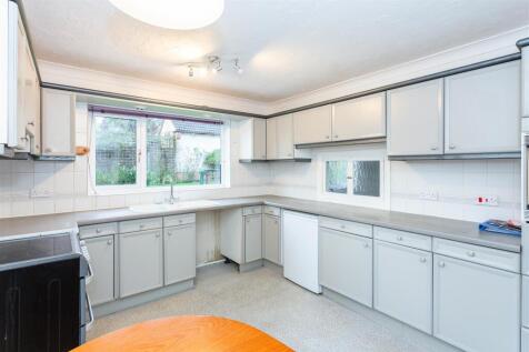 Kitchen3.jpg