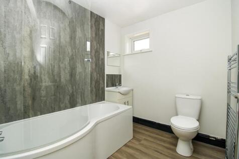 76 Pine Avenue - Pic 10.jpg