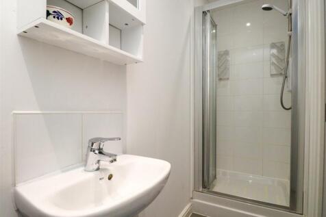 En-Suite to Bed 2