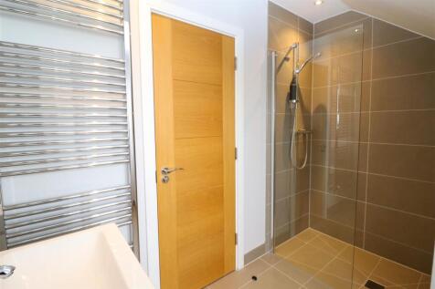 En Suite (2nd Floor)