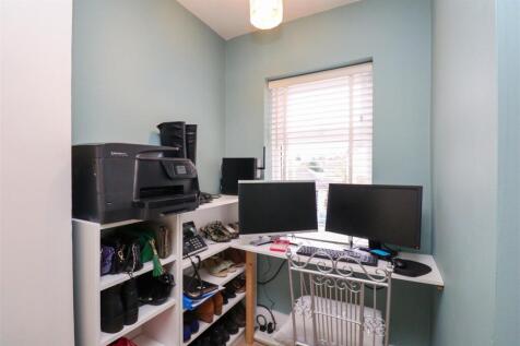 Bedroom Study Area