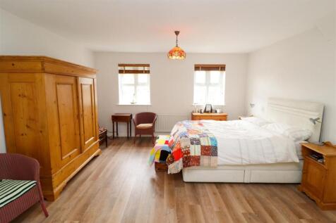 Bedroom 1 (Second Floor)