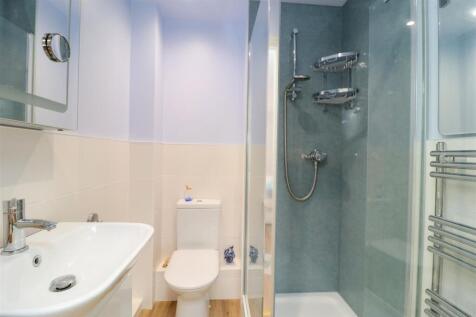 En Suite (Second Floor)
