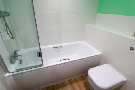 Bathroom (Second Floor)