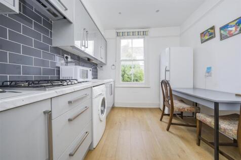 Bedroom/Kitchen (1st Floor)