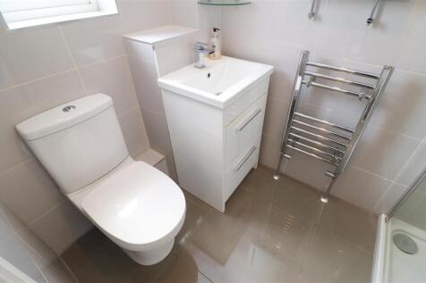 En Suite (Bedroom 1)