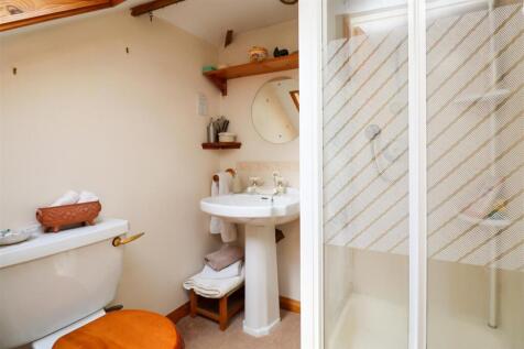 En Suite (First Floor)