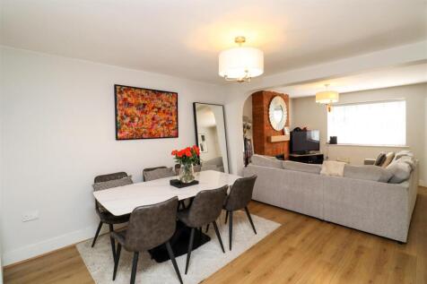 Living/Dining Room