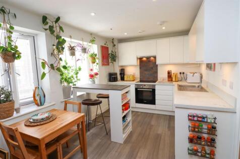 Lounge/Kitchen