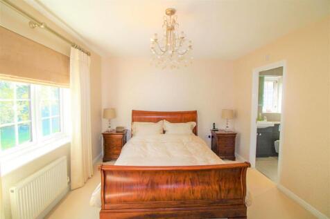 Bedroom 1 (1st Floor)