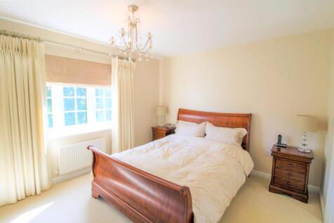 Bedroom 1 (1st Floor)