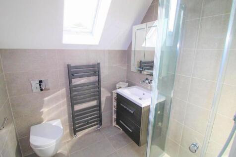 Shower Room (2nd Floor)
