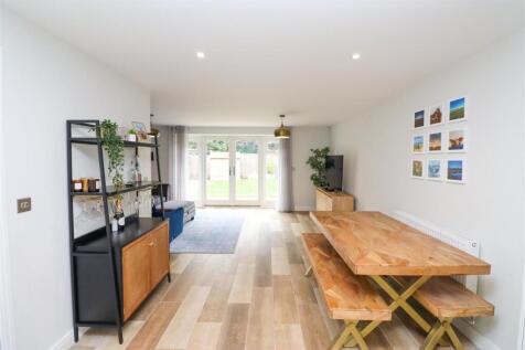 Lounge/Kitchen
