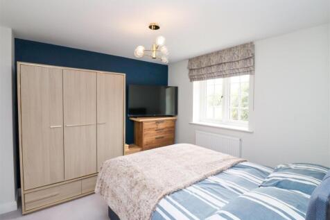 Bedroom 2 (1st Floor)