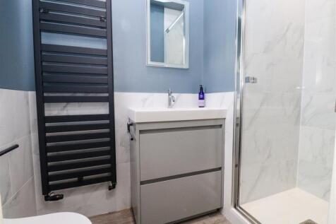 En Suite Shower Room (Ground Floor)