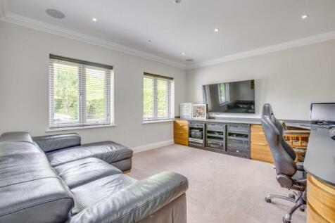 80 Gregories Road, HP9 1HL (LOW RES)-18