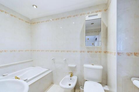 CAM02136G0-PR0293-STILL012