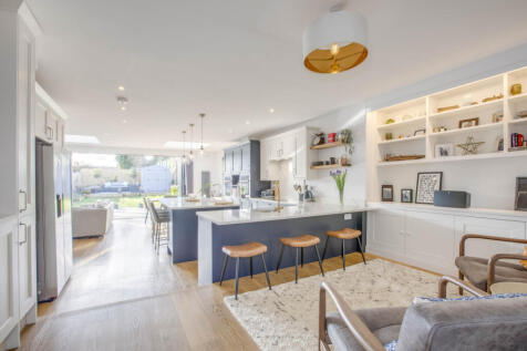 21 Trinity Avenue, SL7 3AL (LOW RES)-16