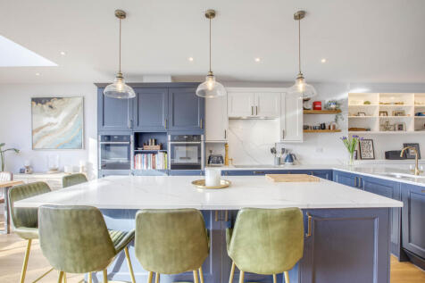 21 Trinity Avenue, SL7 3AL (LOW RES)-19