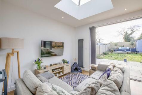 21 Trinity Avenue, SL7 3AL (LOW RES)-20