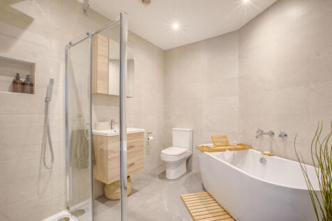 21 Trinity Avenue, SL7 3AL (LOW RES)-6