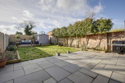 21 Trinity Avenue, SL7 3AL (LOW RES)-23