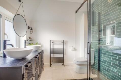 21 Trinity Avenue, SL7 3AL (LOW RES)-11
