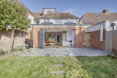 21 Trinity Avenue, SL7 3AL (LOW RES)-25