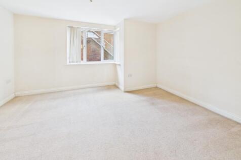 CAM02136G0-PR0360-STILL006