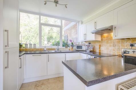 7 Eastern Drive, SL8 5HQ (LOW RES)-8