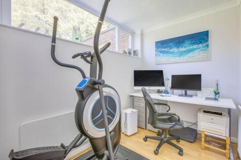 7 Eastern Drive, SL8 5HQ (LOW RES)-2