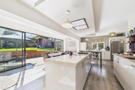 Kitchen.Breakfast Room