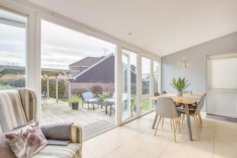 15 Greenside, SL8 5TW (LOW RES)-11