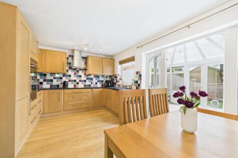 Kitchen B&#39;Room