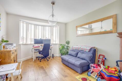 9 Barnhill Close, SL7 3HA (LOW RES)-2