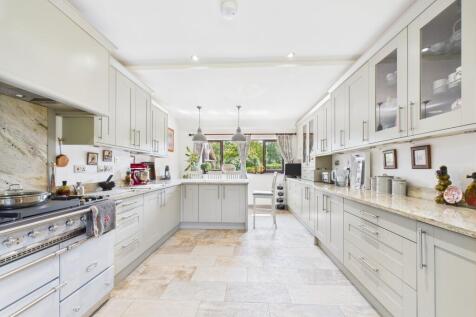 Kitchen/B&#39;room