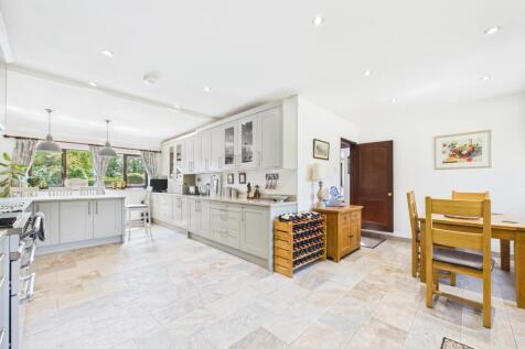 Kitchen/B&#39;room