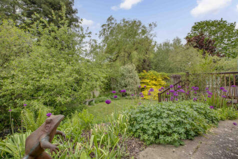 15 Cressington Place, SL8 5SN (LOW RES)-11