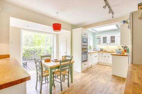 15 Cressington Place, SL8 5SN (LOW RES)-7