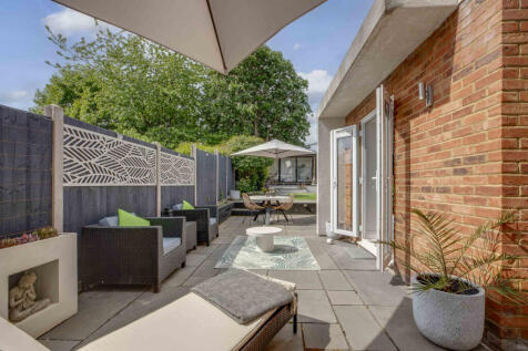 19 Trinity Avenue, SL7 3AL (LOW RES)-16