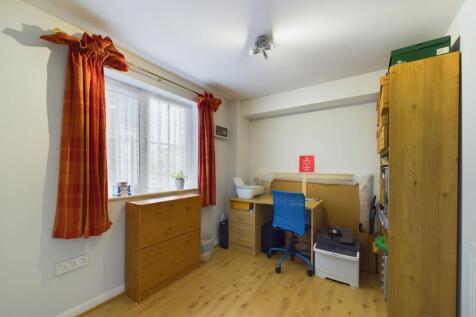 CAM02136G0-PR0265-STILL007