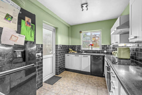 81 Seymour Park Road, SL7 3ES (LOW RES)-4