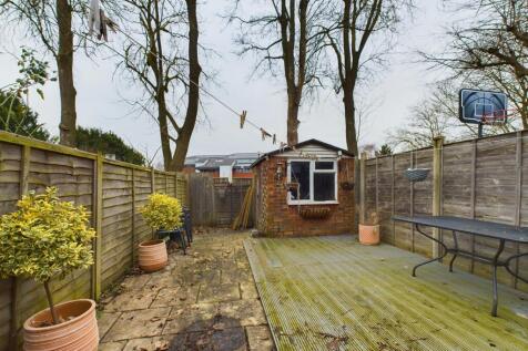 CAM02136G0-PR0339-STILL008