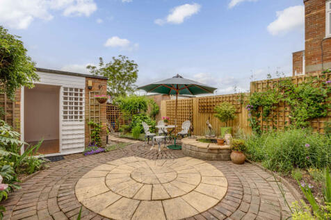 5 Eastern Drive, SL8 5HQ (LOW RES)-14