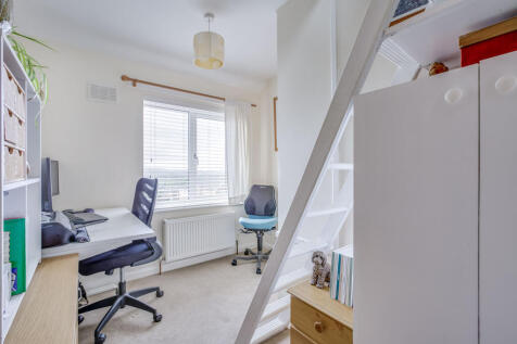 21 Woodland Way, SL7 3LD (LOW RES)-5