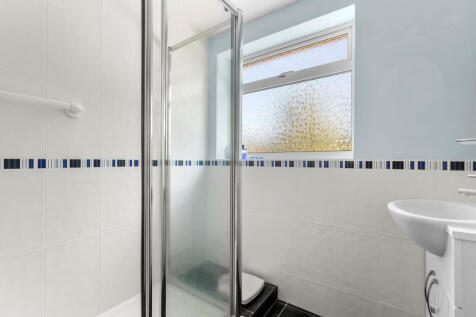 10 Old Kiln Road, HP10 9NR-02.JPG