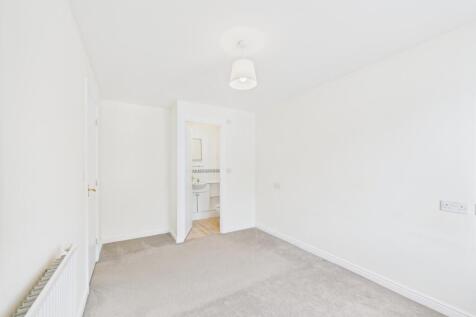 CAM02136G0-PR0443-STILL014