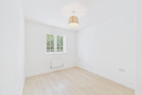 CAM02136G0-PR0456-STILL006