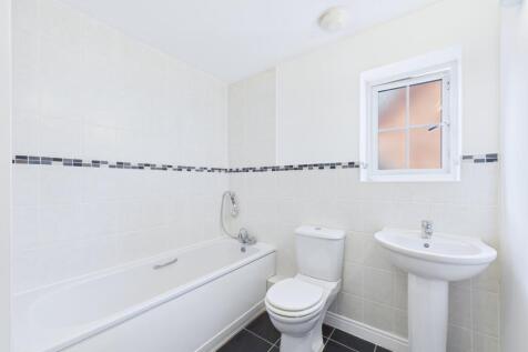 CAM02136G0-PR0466-STILL014