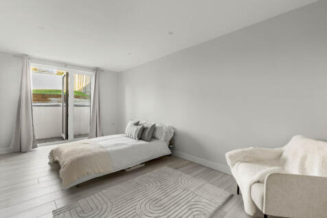 Hill View House, 2a Hillside Rd, SL7 3JY (LOW RES)